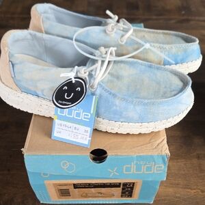 Hey Dude Size 3 Kids Slip-On Sneakers in Light Blue Tie-Dye with Tan Heel Accent